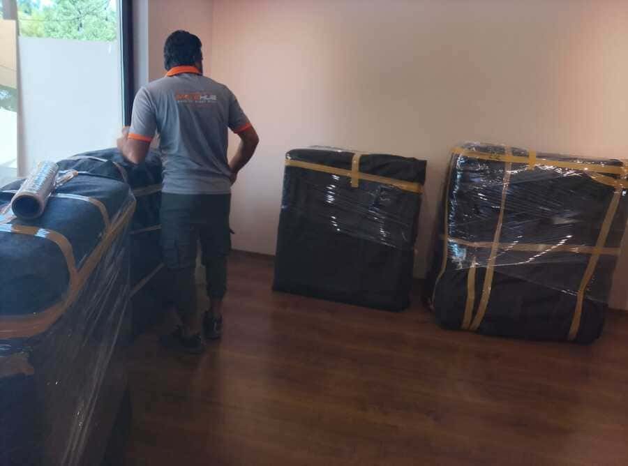 Furniture packing service for storage in Dubai